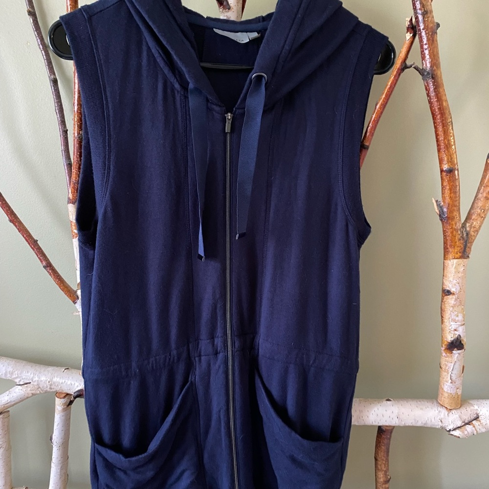 Athleta front zip sleeveless hoodie